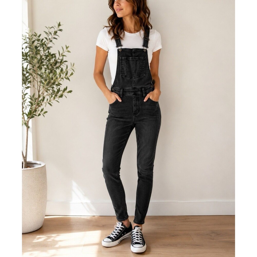 Levis Premium Women’s Black Skinny Denim Overalls Size 26